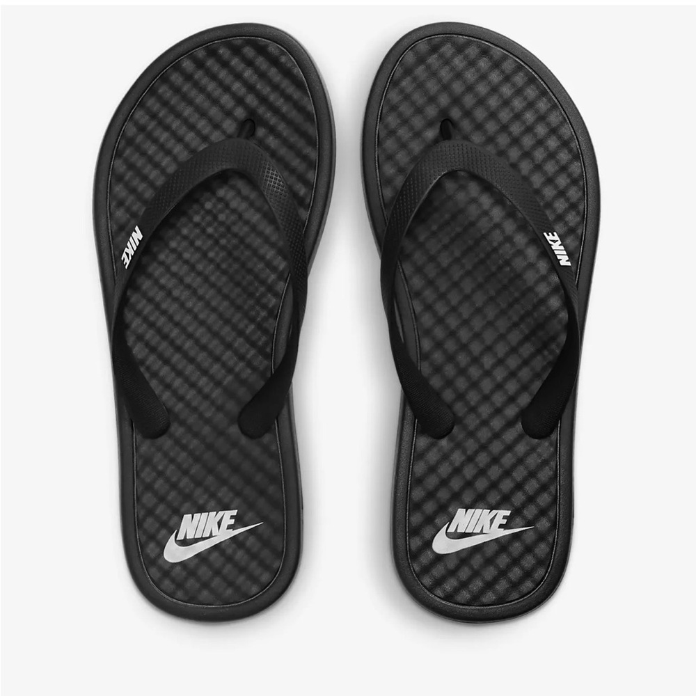 NWT* Women’s Nike Flip Flop Sandals